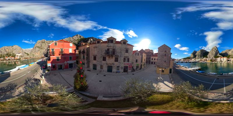 Poljički Trg, Town Square